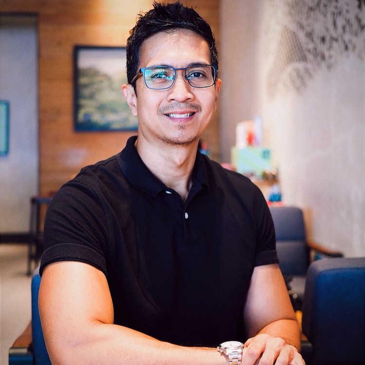 Profile Pic - Alfred Torres - 2024 (Square)